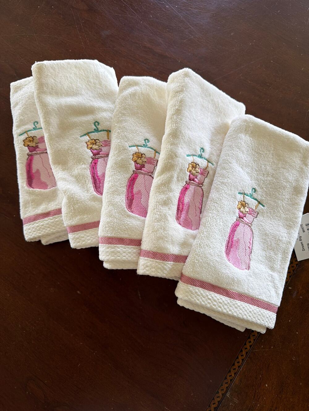 Avanti Linens Five Fingertip Towels 100% Cotton NWT